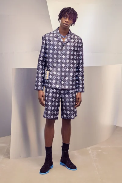 Look 32